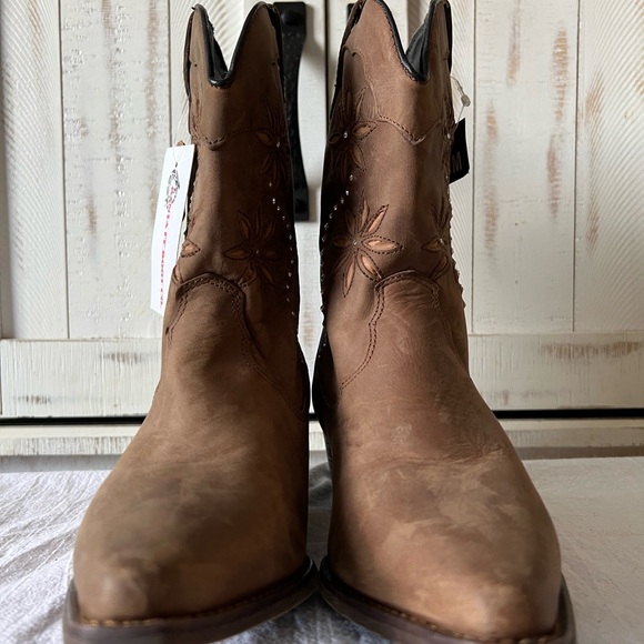 Rhinestone Studded Brown Western Cowgirl Boots - Picture 9 of 15